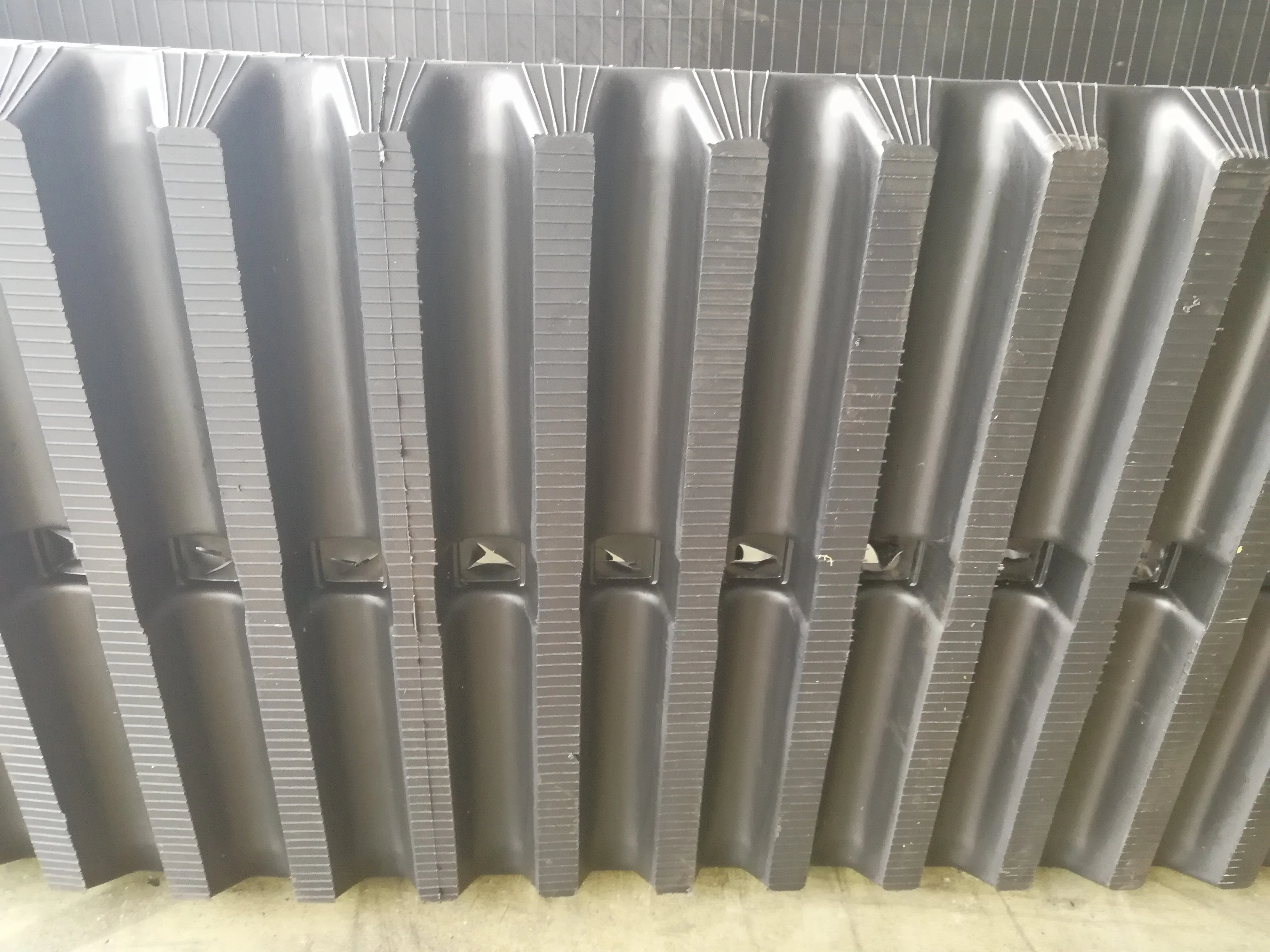 250x72x53 (250x53x72) Rubber Tracks, Conventional
